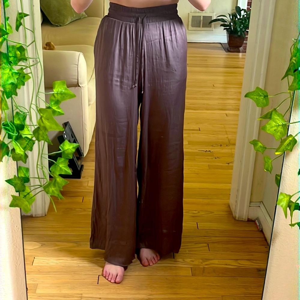Like new Evereve Flowy pants.